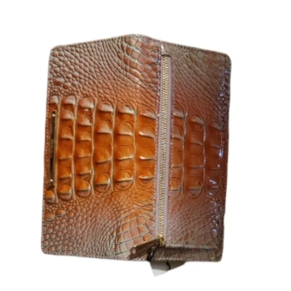 Brahmin Ady Wallet. Crocodile leather!!!!😍 - Picture 3 of 10